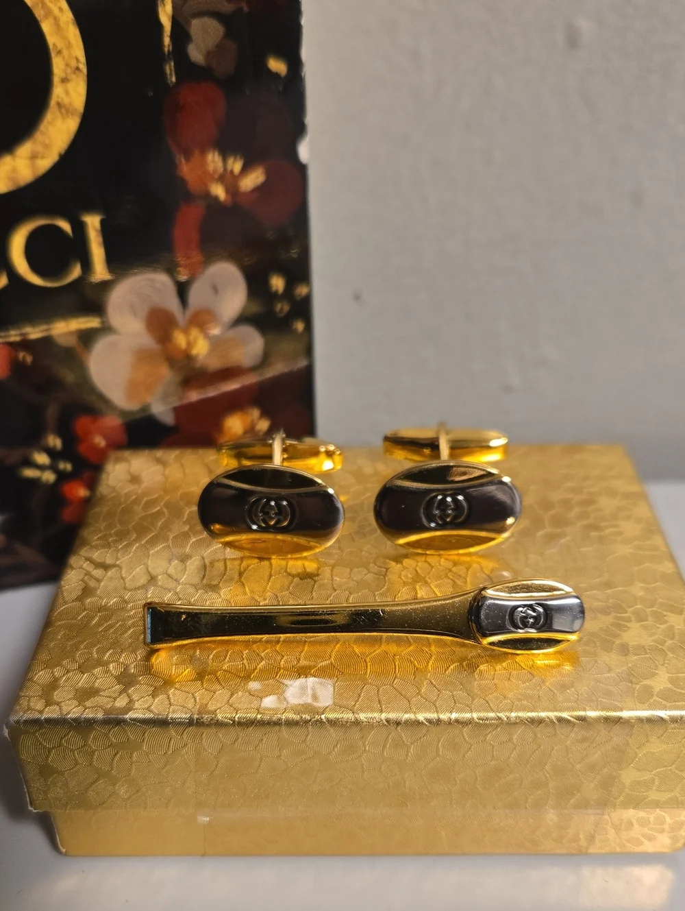 Gucci Gold and Silver Interlocking G Cufflinks with Tie Bar